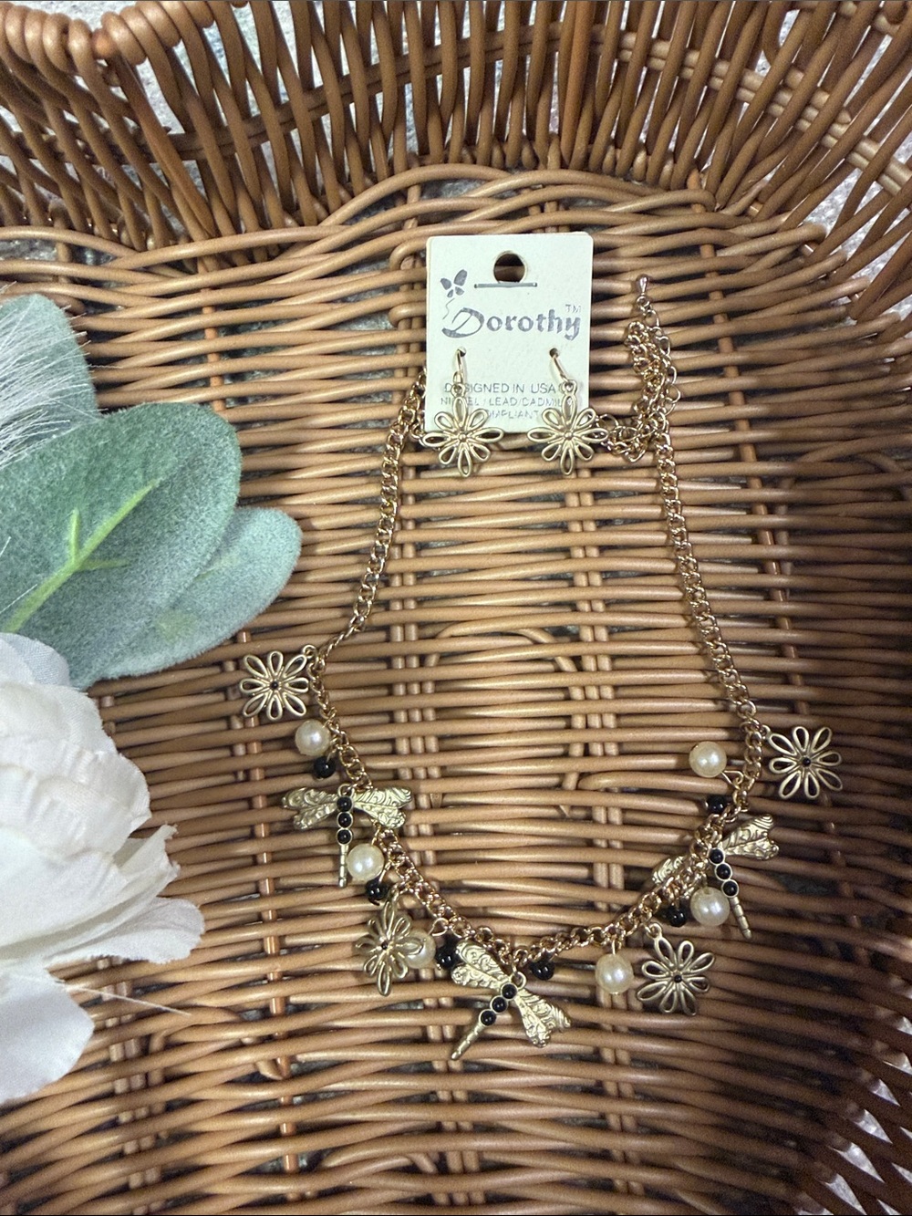 BLACK/GOLD/PEARL CHARM NECKLACE W/MATCHING EARINGS - NWT